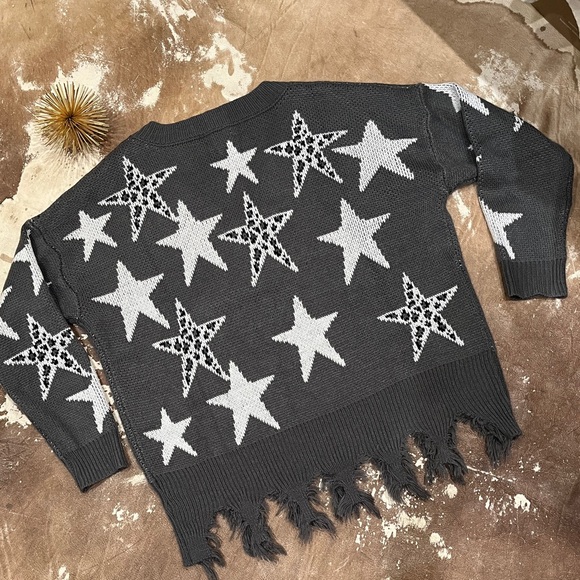 Umgee A-Frayed the Stars Are Yours Sweater Size Small Oversized - Picture 6 of 7